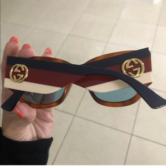 COPY - Gucci Sylvie Sunglasses - Picture 3 of 3